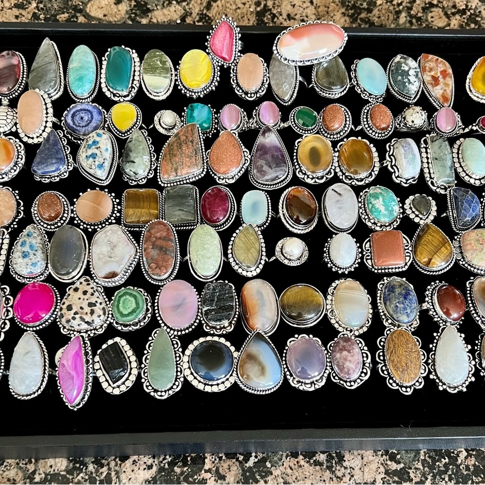 Live jewelry auction